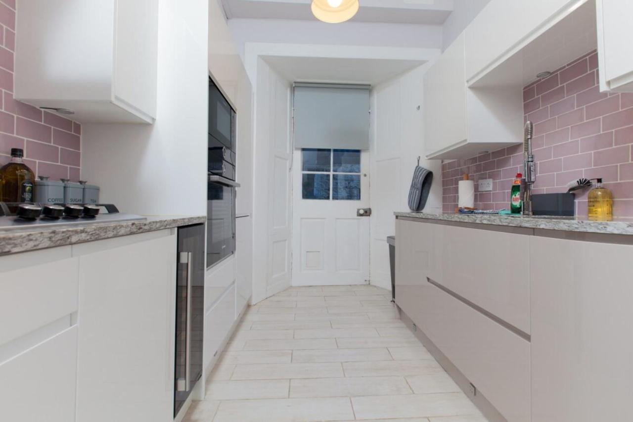 Beautifully Modernised New Town Home 에든버러 외부 사진